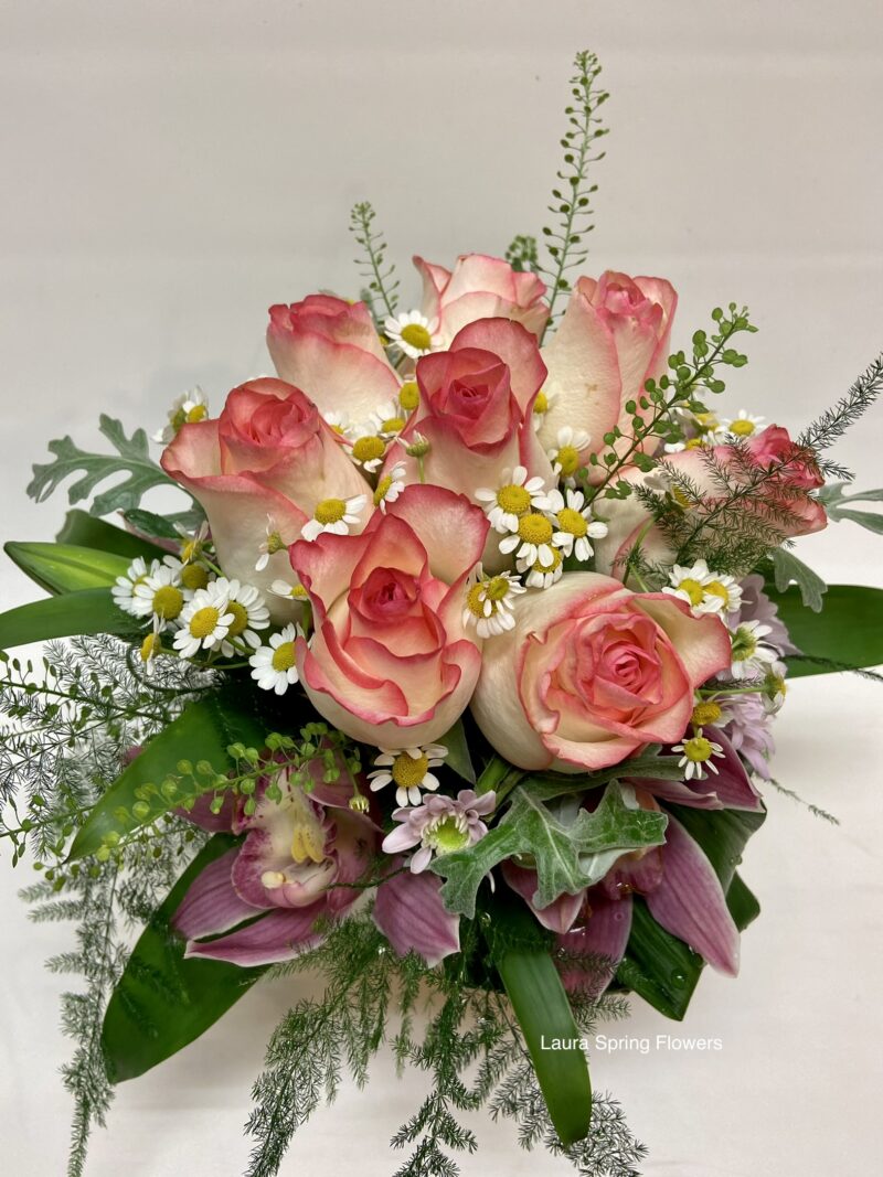Arrangement with orchids and roses - Image 2