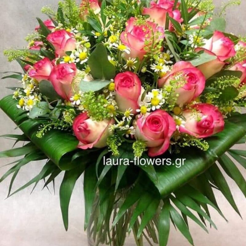 BOUQUETS WITH BICOLOR ROSES